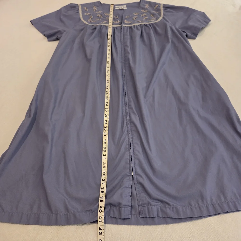 GO SOFTLY PATIO Perwinkle Bead Embroidered‎ Full Zip Patio/House Dress MuuMuu XL